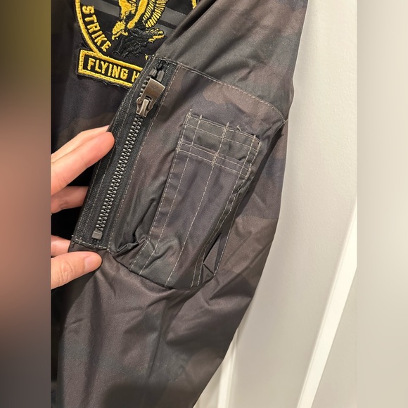 Bomber/Hoodie Jacket - Picture 5 of 15